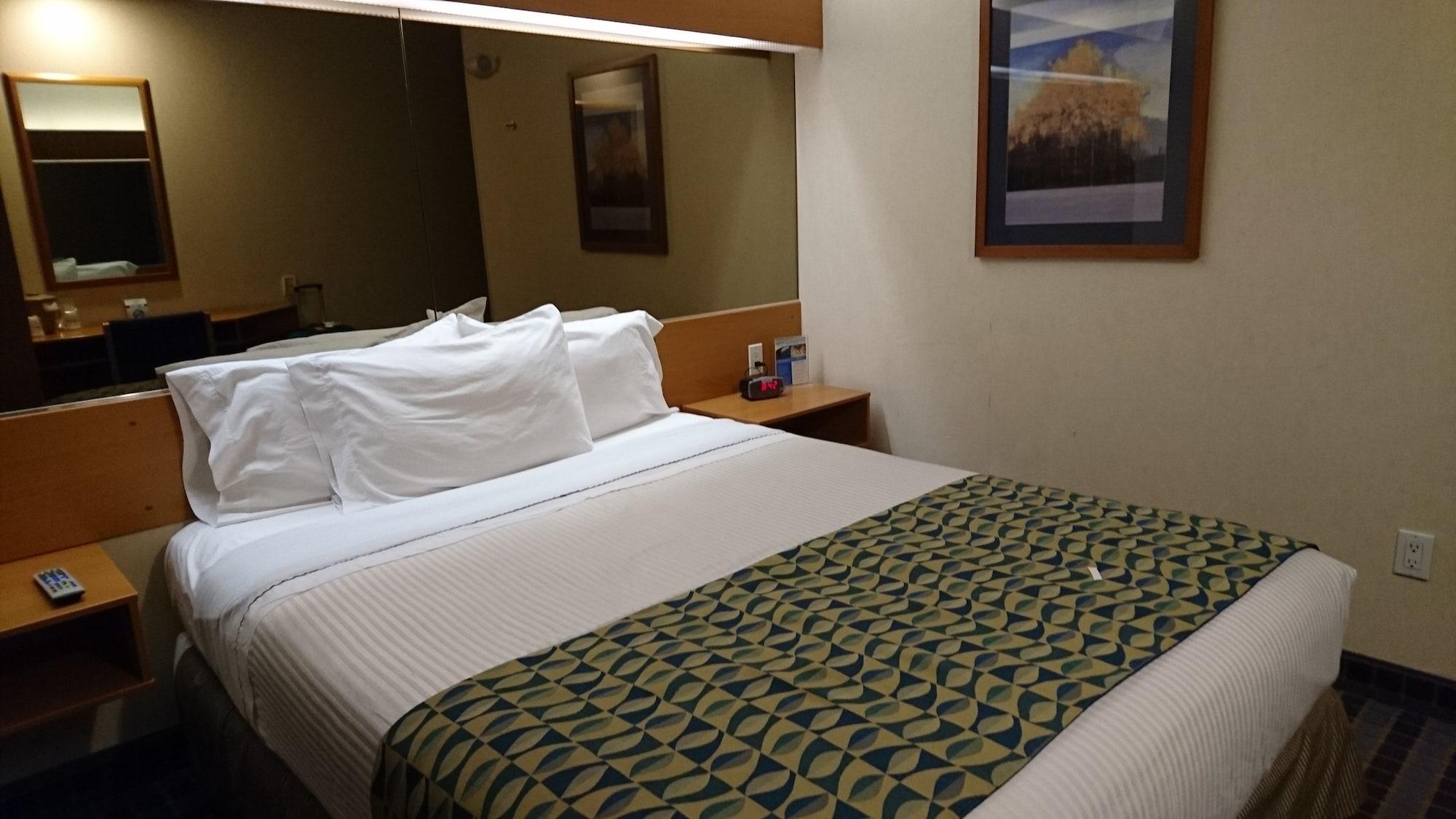 Microtel Inn & Suites By Wyndham Чиуауа Экстерьер фото