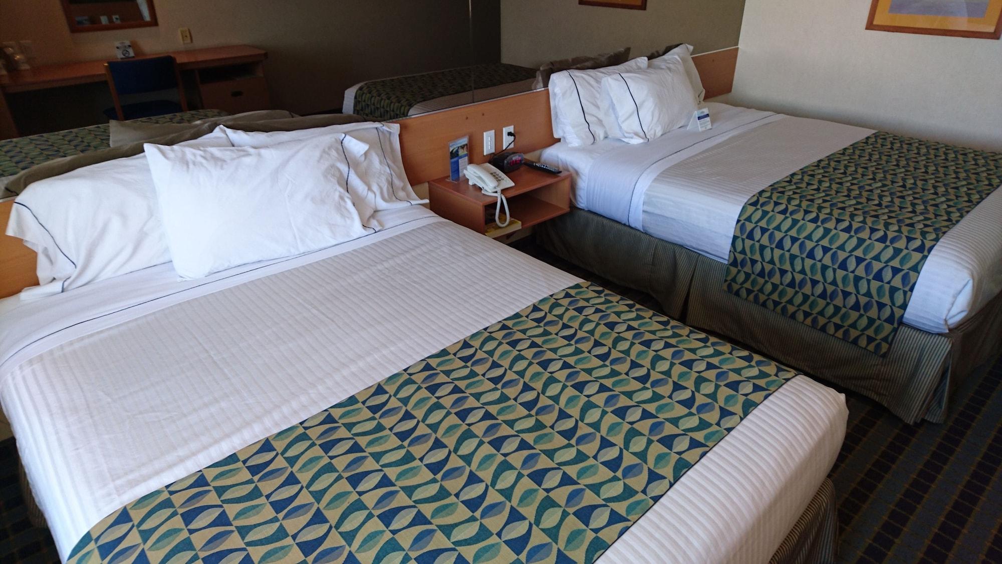 Microtel Inn & Suites By Wyndham Чиуауа Экстерьер фото