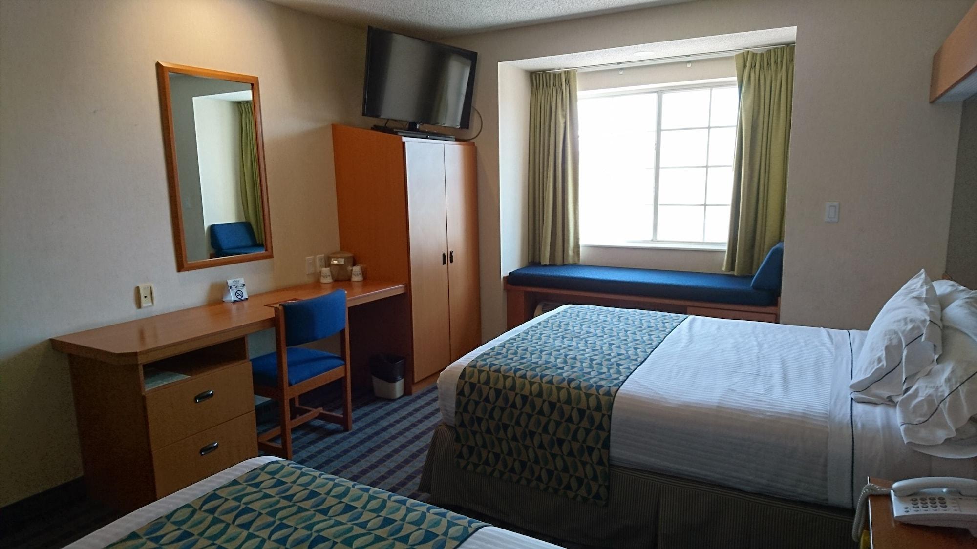 Microtel Inn & Suites By Wyndham Чиуауа Экстерьер фото