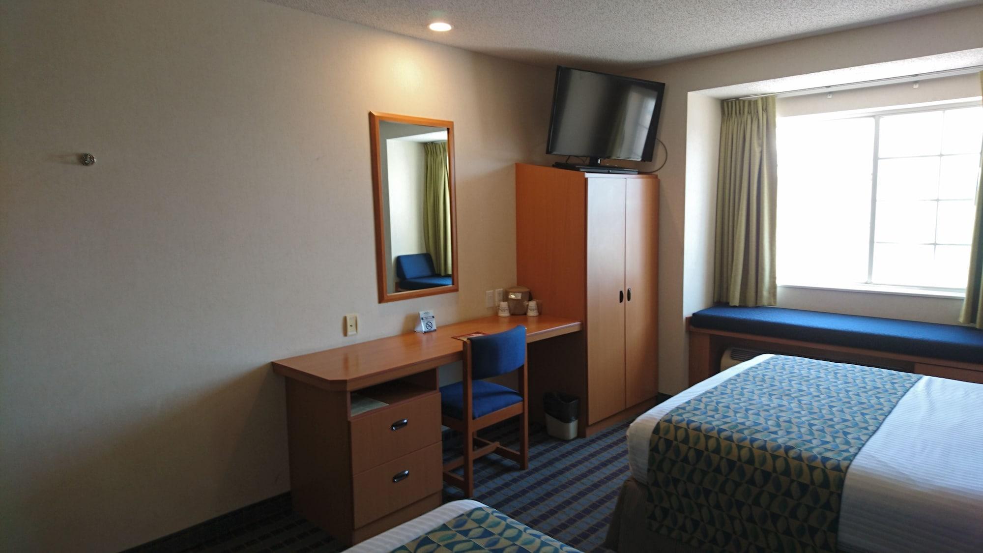 Microtel Inn & Suites By Wyndham Чиуауа Экстерьер фото