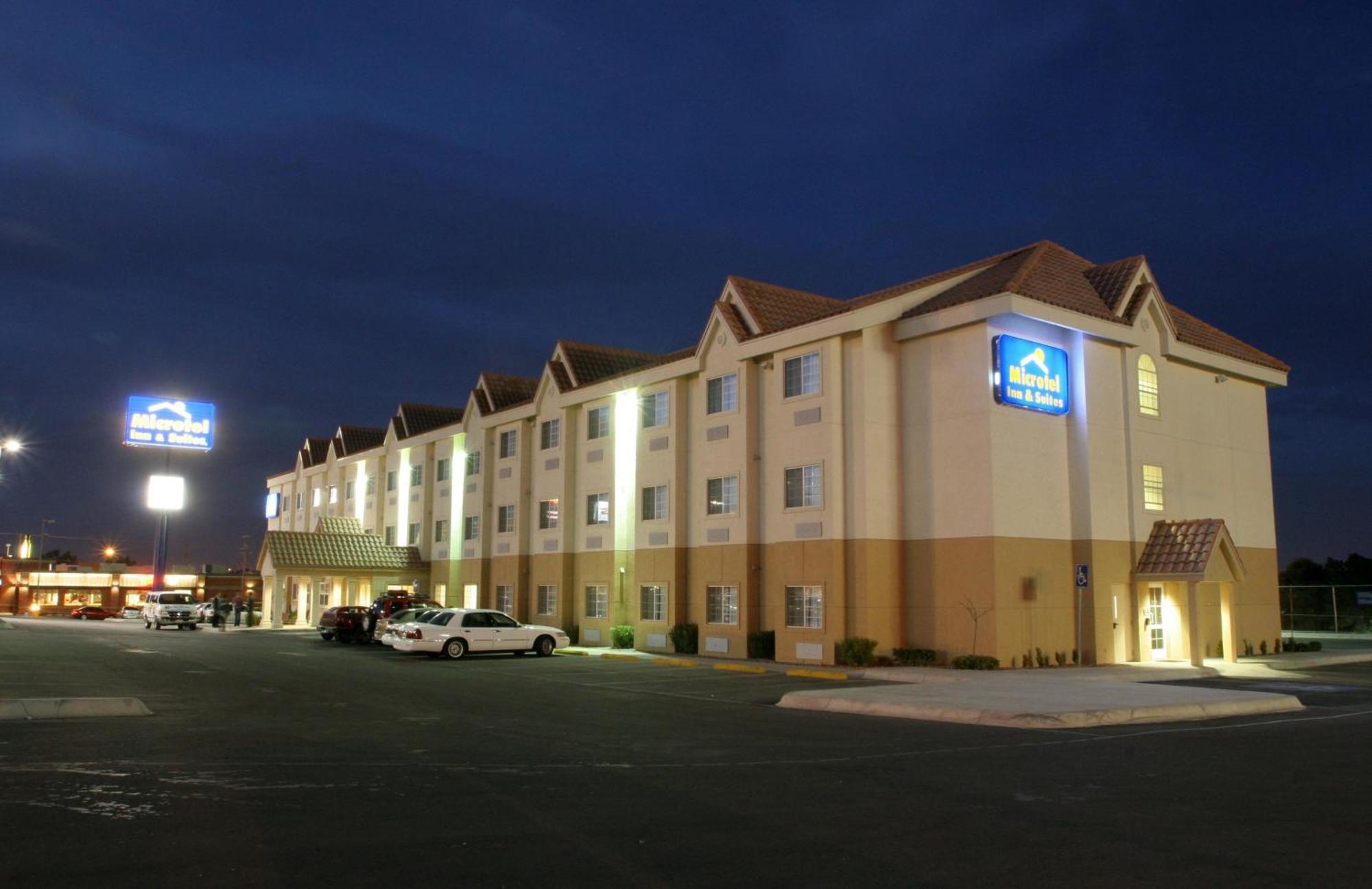 Microtel Inn & Suites By Wyndham Чиуауа Экстерьер фото