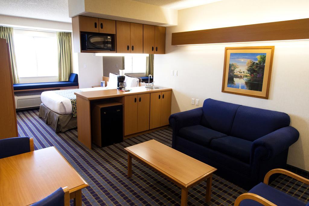 Microtel Inn & Suites By Wyndham Чиуауа Экстерьер фото