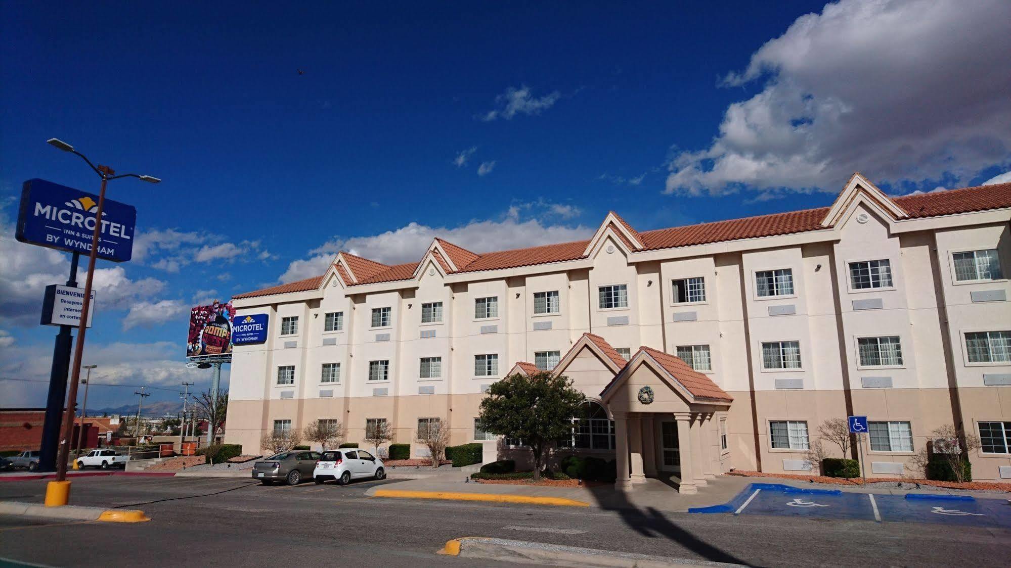 Microtel Inn & Suites By Wyndham Чиуауа Экстерьер фото