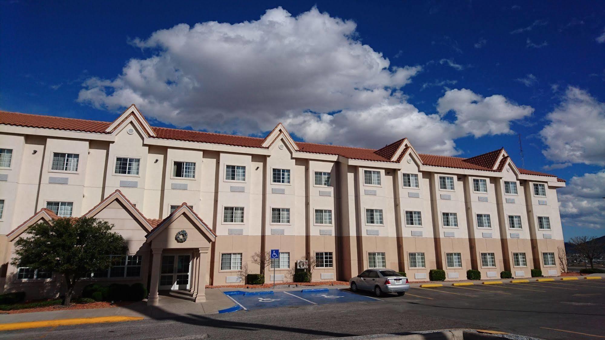 Microtel Inn & Suites By Wyndham Чиуауа Экстерьер фото